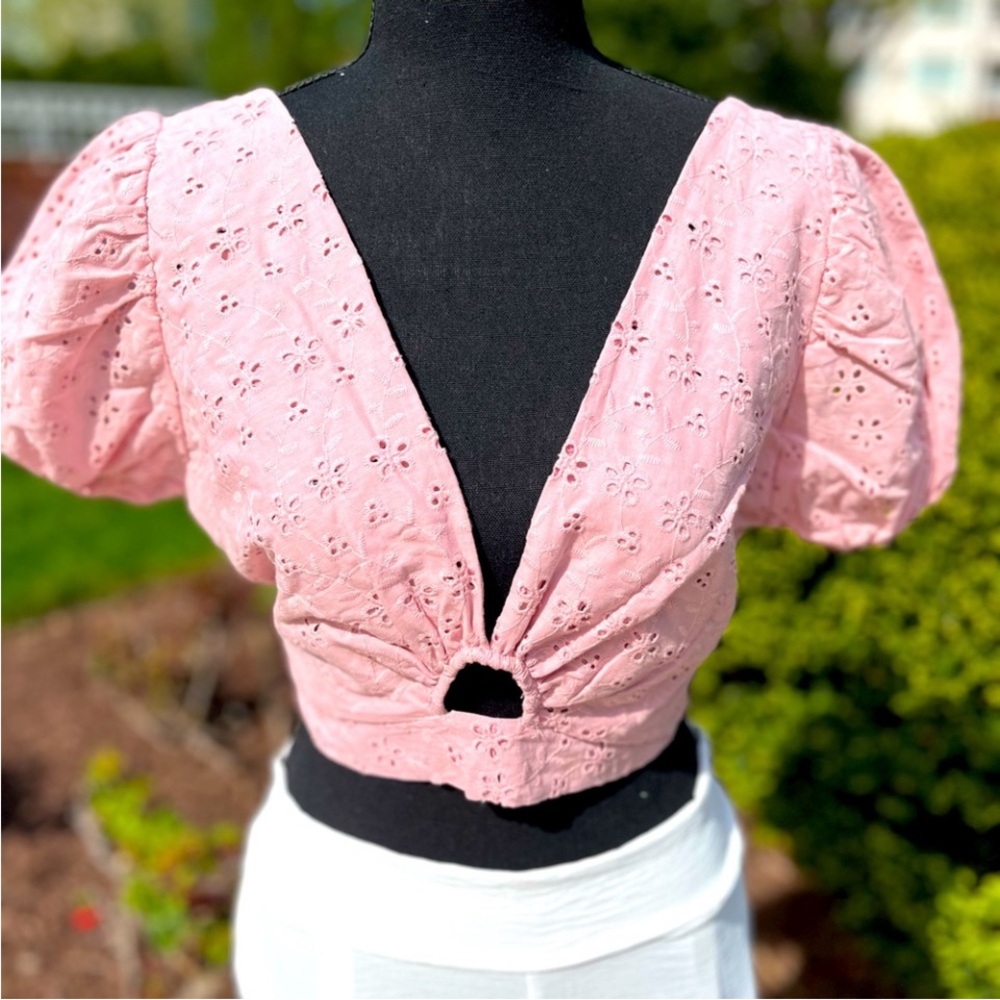 Pink Eyelet Puff Sleeve Top ONE SIZE pit to pit 20in, adjustable Wrap tie waist